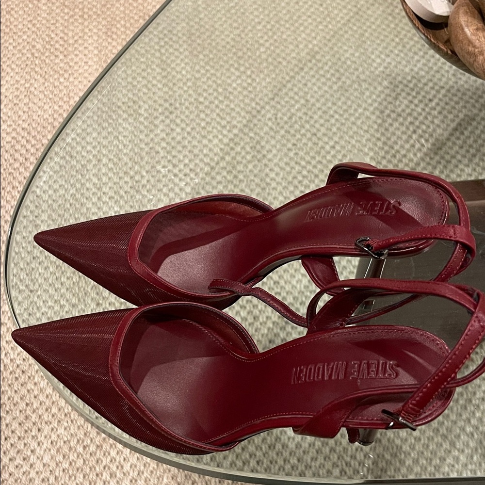Steve Madden Mesh Burgundy Pointed Heels